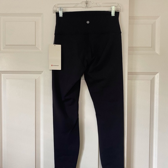 Lululemon black cropped leggings size 8 - Picture 2 of 5